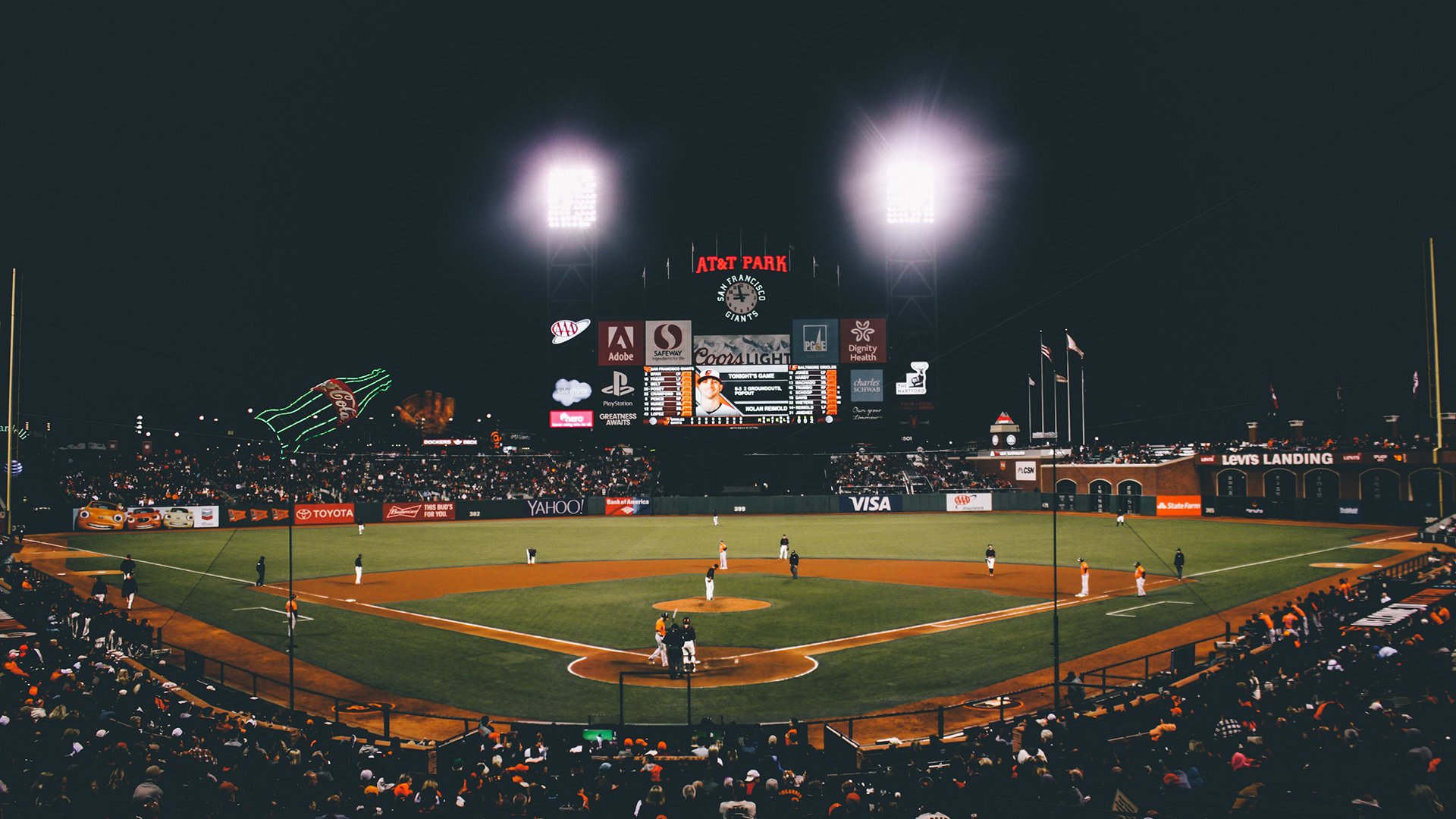 红与黑的断层,当雷诺的工业洪流淹没哈斯的孤岛,诺里斯正点燃迈凯伦的烈火